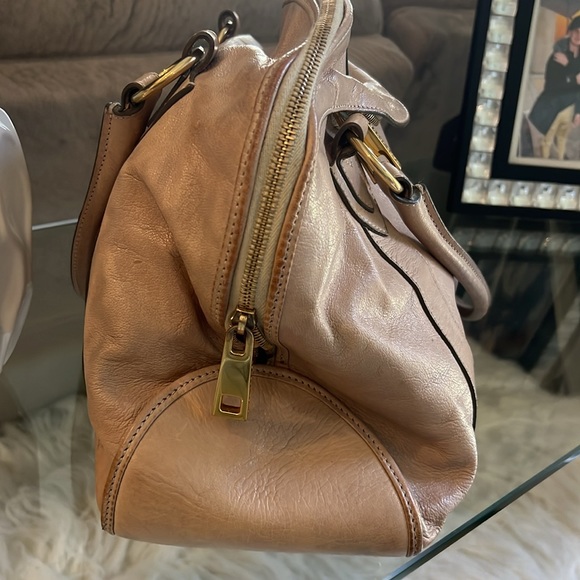 Marc jacobs satchel with gold hardware - Picture 5 of 7